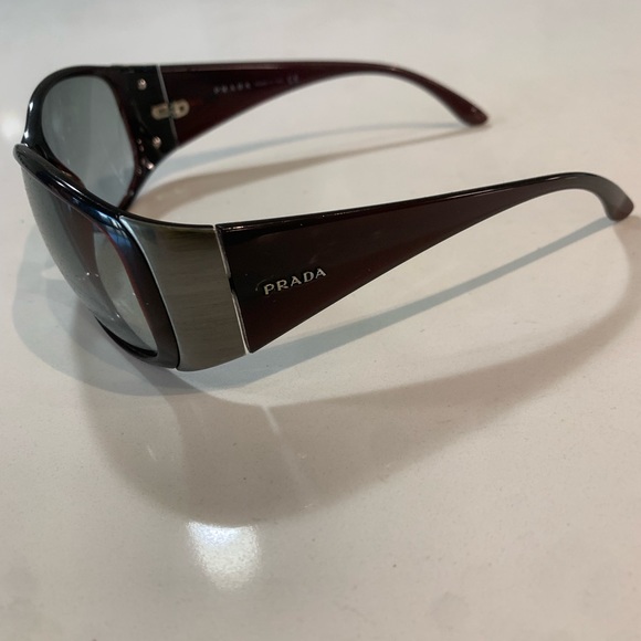 Prada sunglasses! - Picture 5 of 6